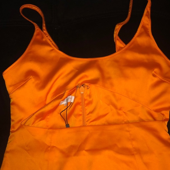 Fitted dress - Picture 2 of 4